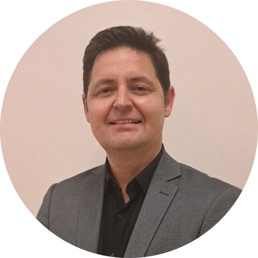 Dr. Cristian Pedreros